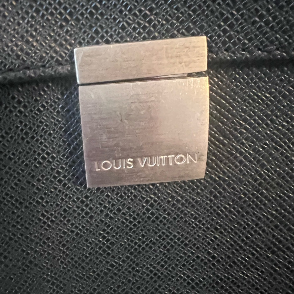 Louis Vuitton Black Briefcase Sleek Professional Design - Picture 5 of 11